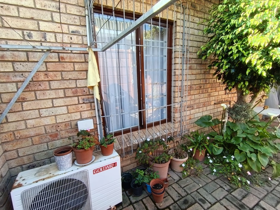 2 Bedroom Property for Sale in Jeffreys Bay Central Eastern Cape